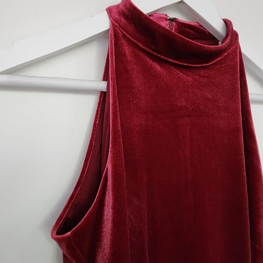 White House Black Market Burgundy Halter Velvet Dress Size 00 - Picture 2 of 8